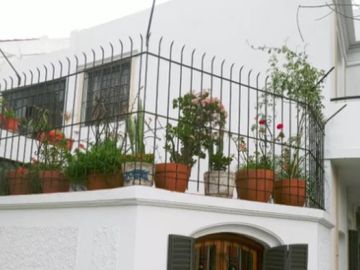 Casa en venta - 5 Dormitorios 2 Baños - Avellaneda