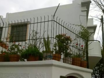 Casa en venta - 5 Dormitorios 2 Baños - Avellaneda