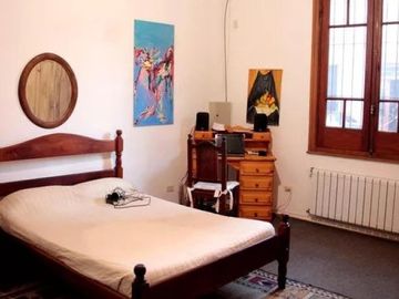 Casa en venta - 5 Dormitorios 2 Baños - Avellaneda