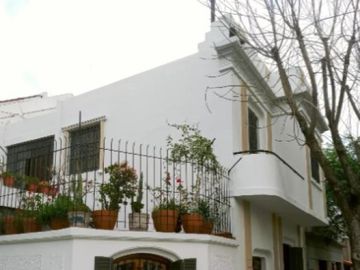 Casa en venta - 5 Dormitorios 2 Baños - Avellaneda