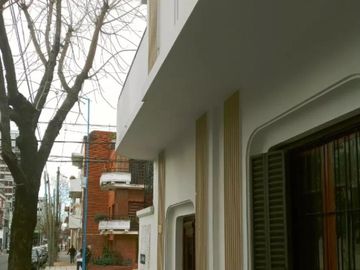 Casa en venta - 5 Dormitorios 2 Baños - Avellaneda