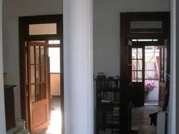 Casa en venta - 5 Dormitorios 2 Baños - Avellaneda