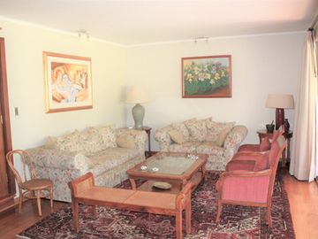 PRECIOSA CASA EN VENTA 5 DORM PIEDRA ROJA CHICUREO COLINA