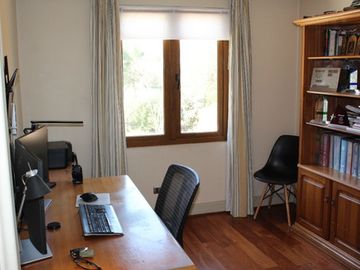 PRECIOSA CASA EN VENTA 5 DORM PIEDRA ROJA CHICUREO COLINA