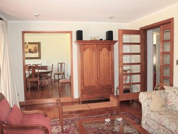 PRECIOSA CASA EN VENTA 5 DORM PIEDRA ROJA CHICUREO COLINA