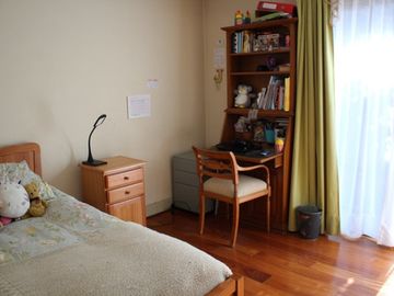 PRECIOSA CASA EN VENTA 5 DORM PIEDRA ROJA CHICUREO COLINA