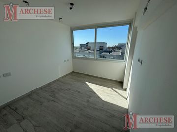 Departamento 2 amb a estrenar en el centro de Ituzaingó N