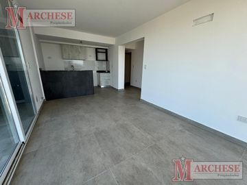 Departamento 2 amb a estrenar en el centro de Ituzaingó N