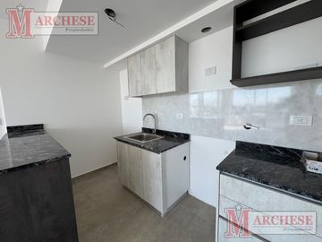 Departamento 2 amb a estrenar en el centro de Ituzaingó N