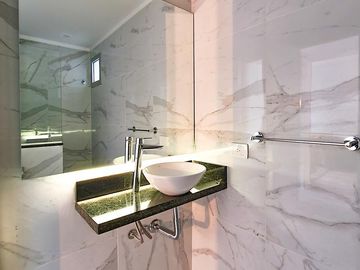 Venta departamento de 1 dormitorio con balcón a estrenar en zona río