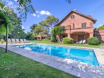 Casa en Venta en Lomas de San Isidro