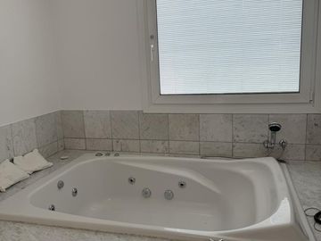 Excelente Casa - Las Lomas de San Isidro