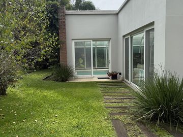 Excelente Casa - Las Lomas de San Isidro