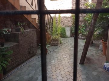 Casa en venta - 4 Dormitorios 3 Baños - Cochera - Monte Castro