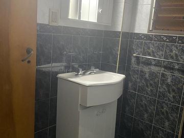 VENTA DEPARTAMENTO  3 AMBIENTES  IMPECABLE  PB CON PATIO Y ENTREPISO   BALVANERA- CAPTAL FEDERAL