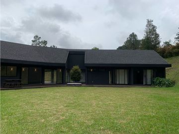 Venta de Casa en El Retiro en Parcelacion Sector Puro Cuero