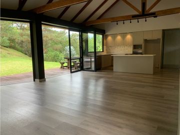 Venta de Casa en El Retiro en Parcelacion Sector Puro Cuero