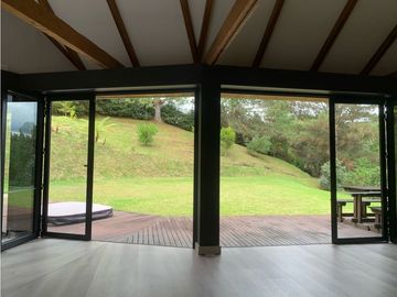 Venta de Casa en El Retiro en Parcelacion Sector Puro Cuero