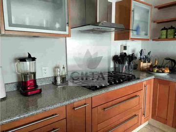 EXCLUSIVA RESIDENCIA EN PRADO LARGO, CON BUENOS ACABADOS