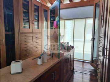 EXCLUSIVA RESIDENCIA EN PRADO LARGO, CON BUENOS ACABADOS