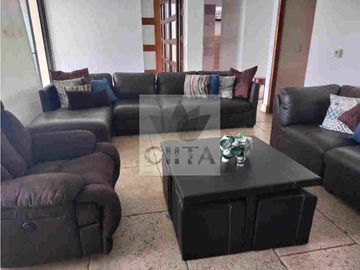EXCLUSIVA RESIDENCIA EN PRADO LARGO, CON BUENOS ACABADOS