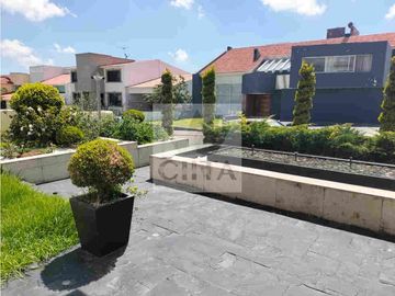 EXCLUSIVA RESIDENCIA EN PRADO LARGO, CON BUENOS ACABADOS