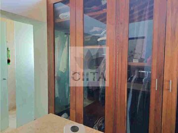 EXCLUSIVA RESIDENCIA EN PRADO LARGO, CON BUENOS ACABADOS