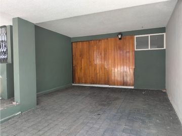 ACOGEDORA CASA CON VIGILANCIA Y HERMOSAS VISTAS