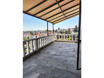 ACOGEDORA CASA CON VIGILANCIA Y HERMOSAS VISTAS