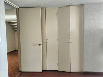 ACOGEDORA CASA CON VIGILANCIA Y HERMOSAS VISTAS