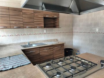 ACOGEDORA CASA CON VIGILANCIA Y HERMOSAS VISTAS