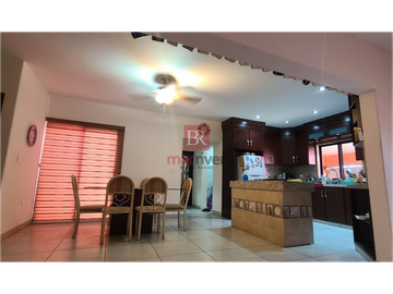 CASA EN VENTA EN COL. VILLA ITSON. CD. OBREGÓN, SONORA