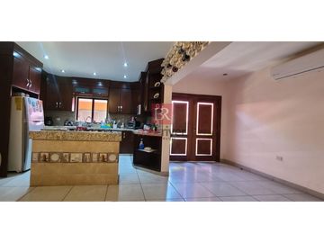 CASA EN VENTA EN COL. VILLA ITSON. CD. OBREGÓN, SONORA