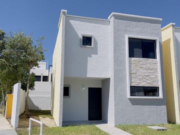 CASA DE 3 RECÁMARAS EN ZONA SUR DE CANCÚN. ENTREGA INMEDIATA