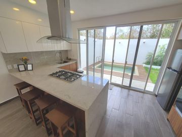 CASA EN VENTA EN RIVIERA MAYA PUERTO MORELOS CON 4 RECÁMARAS ALBERCA PRIVADA