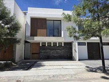 Preventa Casa Punto Sur Este
