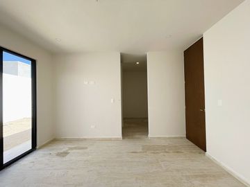 CASA EN VENTA UNA PLANTA, SERENITY CON 4 RECÁMARAS Y ALBERCA, MÉRIDA, DZITYÁ