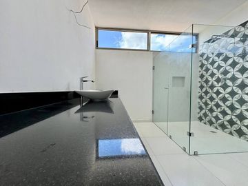 CASA EN VENTA MÉRIDA, CASA MINÚ, 611M2, 4 HABITS, DZITYÁ, ENTREGA INMEDIATA