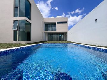 CASA EN VENTA MÉRIDA, CASA MINÚ, 611M2, 4 HABITS, DZITYÁ, ENTREGA INMEDIATA