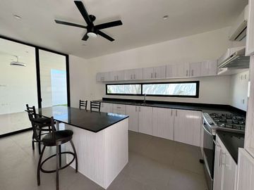 CASA VENTA MÉRIDA, EQUIPADA, PRIVADA EXCLUSIVA, AMENIDADES, CHOLUL.