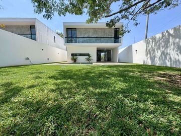 CASA VENTA MÉRIDA, EQUIPADA, PRIVADA EXCLUSIVA, AMENIDADES, CHOLUL.