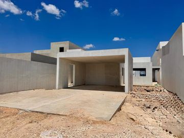 CASA EN VENTA UNA PLANTA, SERENITY CON 4 RECÁMARAS Y ALBERCA, MÉRIDA, DZITYÁ