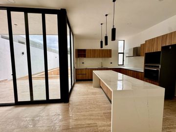 CASA VENTA MÉRIDA, 4 HABITACIONES, MODELO B PRIVADA ADANA, XCANATÚN. AMENIDADES.
