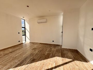 CASA VENTA MÉRIDA, 4 HABITACIONES, MODELO B PRIVADA ADANA, XCANATÚN. AMENIDADES.
