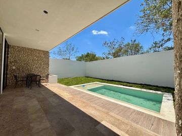 CASA VENTA MÉRIDA, ZONA ARTEVA DZITYÁ, 4 RECÁMARAS, ALBERCA, ESTRENA.
