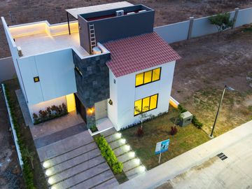 Casa en Residencial Karakal frente al Tigre Club de Golf, Nuevo Vallarta.