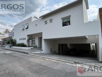 Casa en  venta en Colonia Privada de Valle Alto, Sur de Monterrey, Nuevo León
