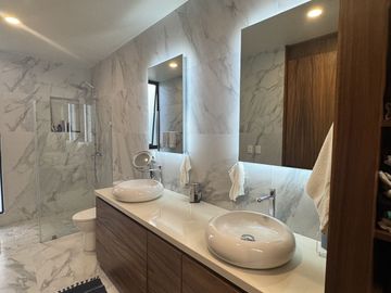 CASA EN VENTA EN EL COUNTRY CLUB DE 3 NIVELES
