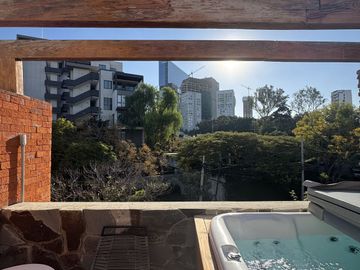 CASA EN VENTA EN EL COUNTRY CLUB DE 3 NIVELES
