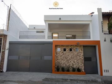 Hermosa casa en venta en una de las mejores zonas céntricas de colima